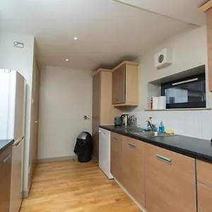 Bright Modern - Royal Mile Apartment
