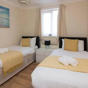 Stayzo Penthouse 1- Premier Apartment