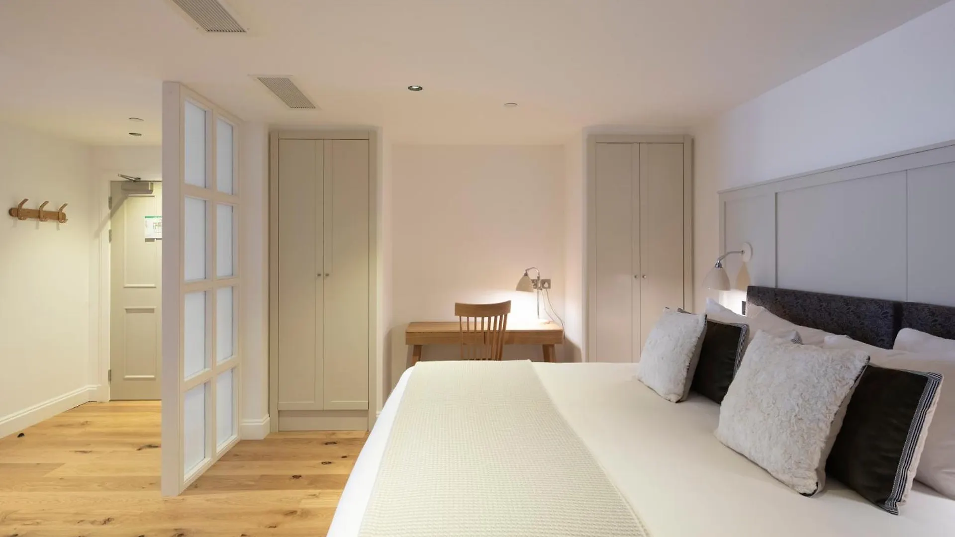 Cheval Old Town Chambers Aparthotel Edinburg
