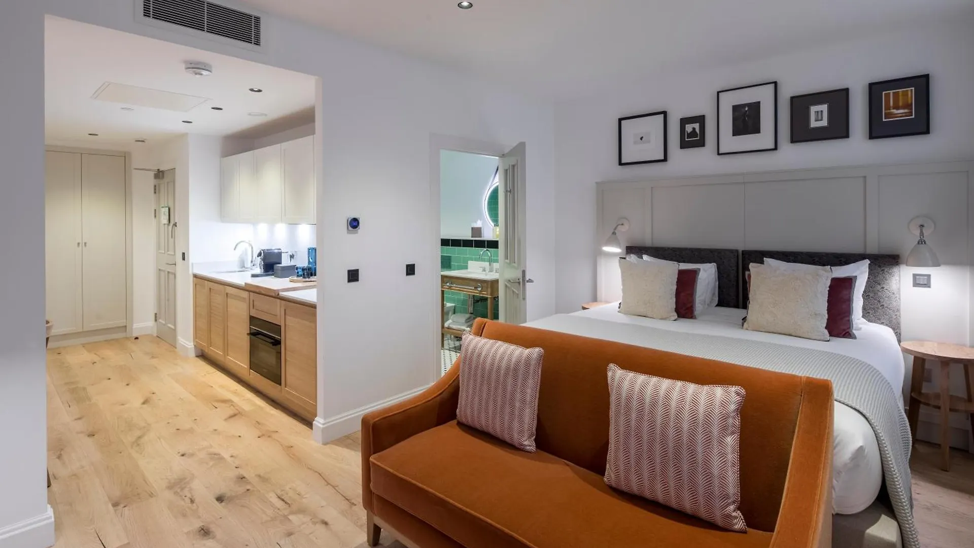 Cheval Old Town Chambers Aparthotel Edinburg 5*,  Storbritannien